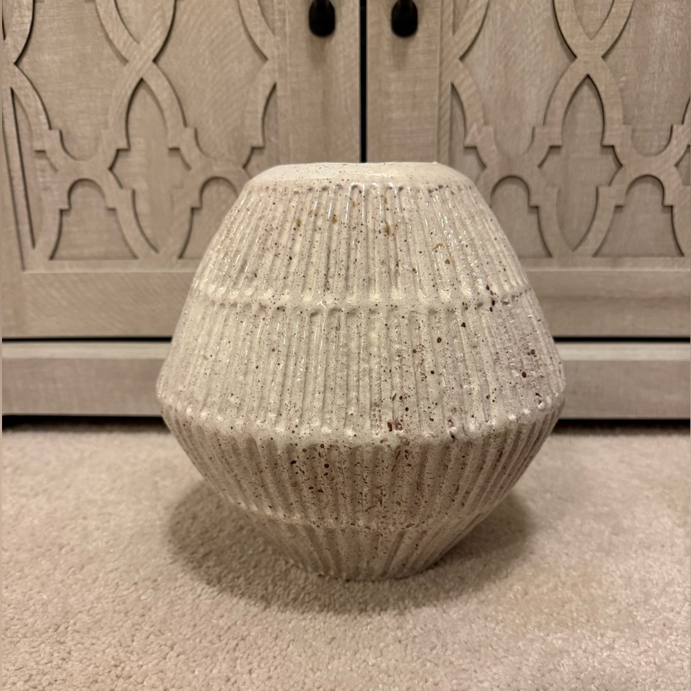 New Large Ribbed Decorative Vase